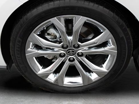 Certified 2024 Toyota Sienna Platinum image 26