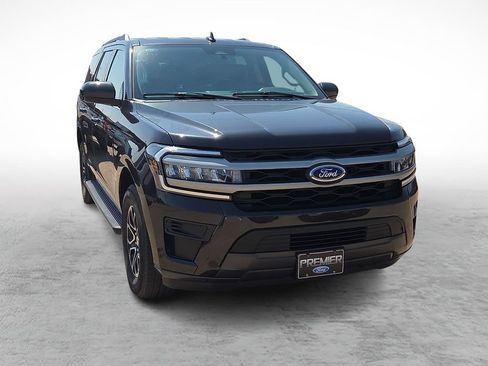 Used 2024 Ford Expedition XLT RWD image 2