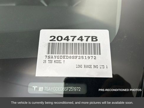 Used 2025 Tesla Model Y Long Range image 16