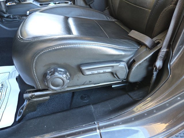 Used 2022 Jeep Wrangler Unlimited Sahara AWD/4WD image 39