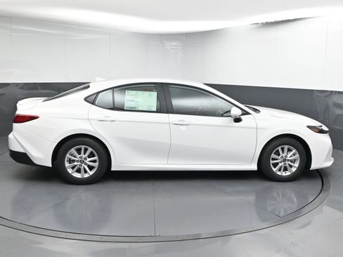 Certified 2025 Toyota Camry LE w/ Convenience Package image 9