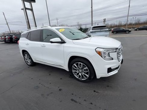 Used 2022 GMC Terrain Denali image 2