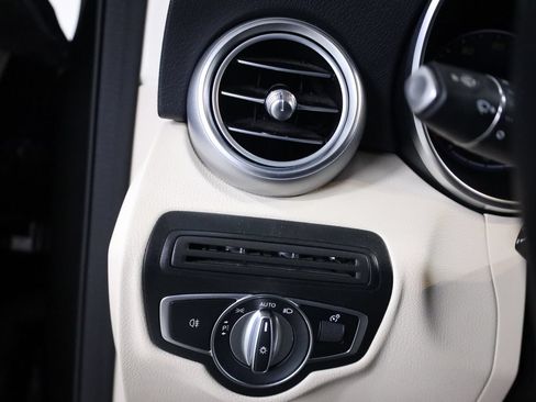 Used 2022 Mercedes-Benz GLC 300 4MATIC image 14