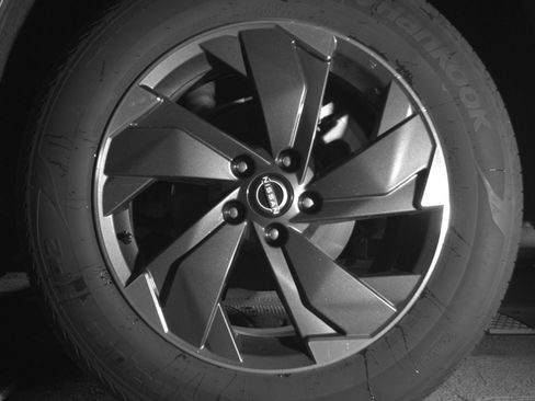 Used 2025 Nissan Rogue SV AWD/4WD image 16