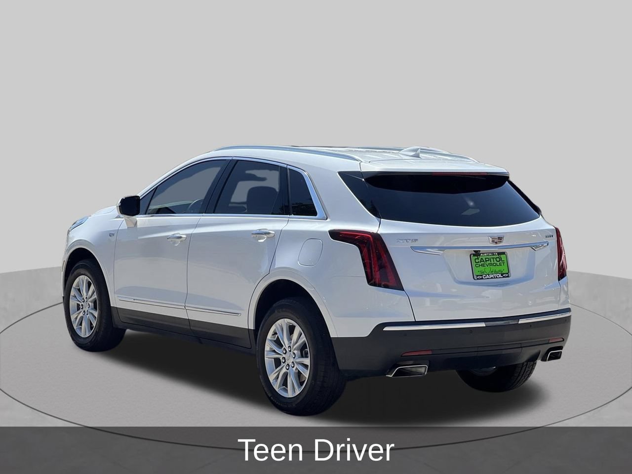 Used 2024 Cadillac XT5 Luxury FWD image 3