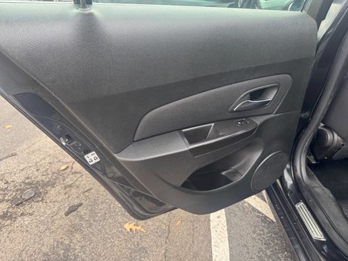 Used 2014 Chevrolet Cruze LT w/ Technology Package image 24