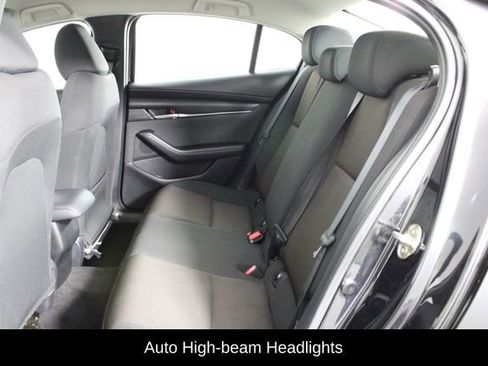 Used 2022 MAZDA MAZDA3 Sedan image 12