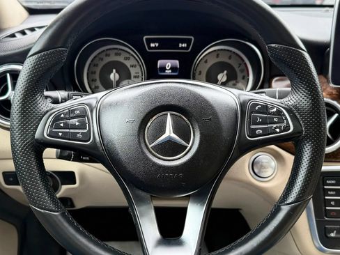 Used 2016 Mercedes-Benz GLA 250 4MATIC image 13