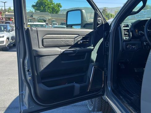 New 2026 RAM 2500 Limited AWD/4WD image 9