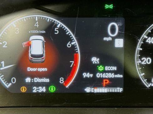 Used 2025 Honda Pilot Touring image 12