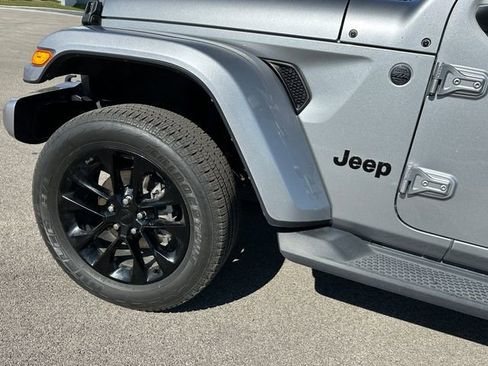 Used 2021 Jeep Wrangler Unlimited Sahara image 8