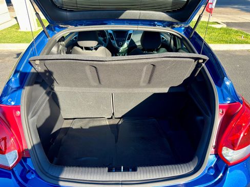 Used 2017 Hyundai Veloster Value Edition image 13