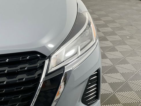 Used 2022 Nissan Kicks SV image 9