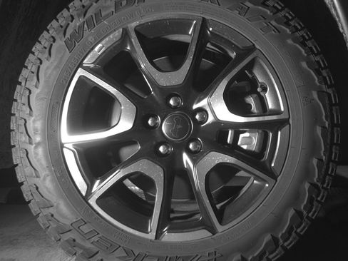 Used 2025 Jeep Compass Trailhawk image 13