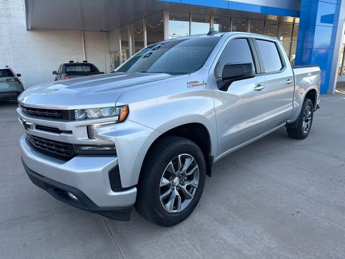 Used 2021 Chevrolet Silverado 1500 RST image 2