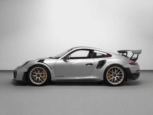 Certified 2018 Porsche 911 GT2 RS RWD image 2