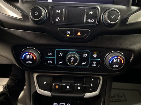 Used 2023 GMC Terrain SLE w/ Driver Convenience Package image 19