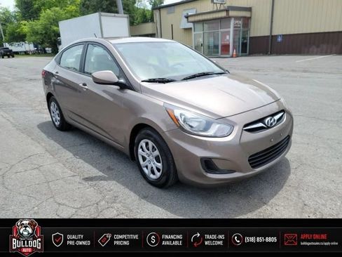 Used 2012 Hyundai Accent GLS FWD image 3