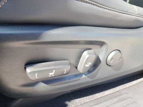 Used 2022 Lexus GX 460 Premium w/ Premium Package image 16