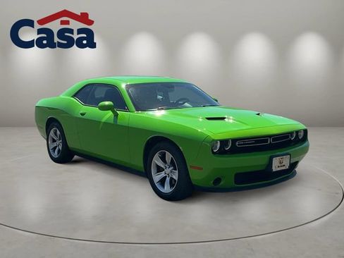 Used 2017 Dodge Challenger SXT RWD image 7