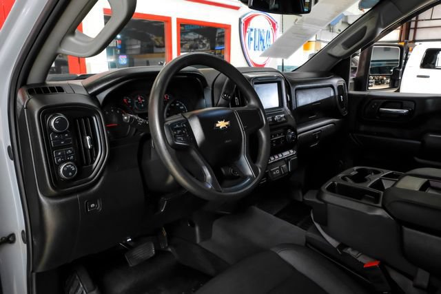 Used 2025 Chevrolet Silverado 2500 Custom w/ Custom Value Package AWD/4WD image 5