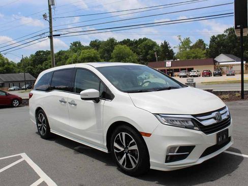 Used 2018 Honda Odyssey Elite image 3