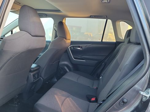 Used 2019 Toyota RAV4 XLE image 9