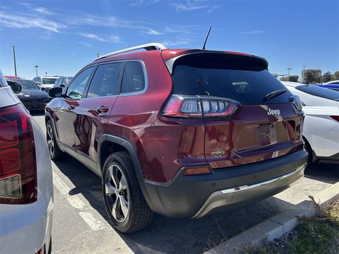 Used 2019 Jeep Cherokee Limited image 8