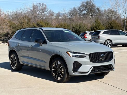 New 2026 Volvo XC60 B5 Plus w/ Protection Package Premier image 4