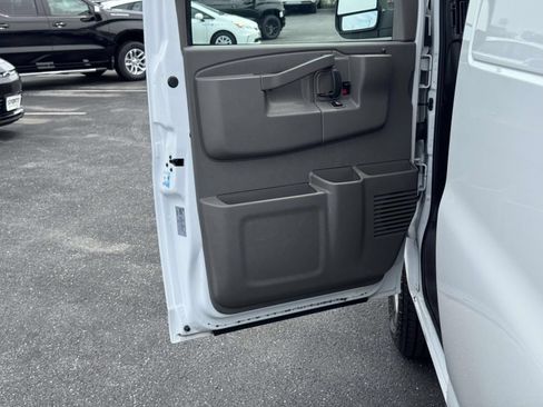 Used 2024 Chevrolet Express 2500 w/ Driver Convenience Package RWD image 17