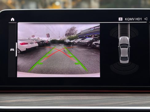 Used 2022 BMW 530i xDrive w/ M Sport Package image 32