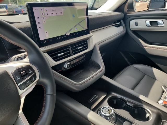 Used 2025 Ford Explorer Active w/ Active Comfort Package AWD/4WD image 24