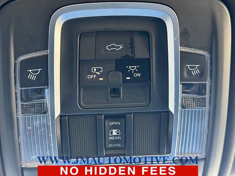 Used 2021 RAM 1500 Laramie w/ Sport Appearance Package AWD/4WD image 34