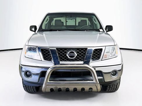 Used 2010 Nissan Frontier SE w/ SE Value Truck Pkg image 6