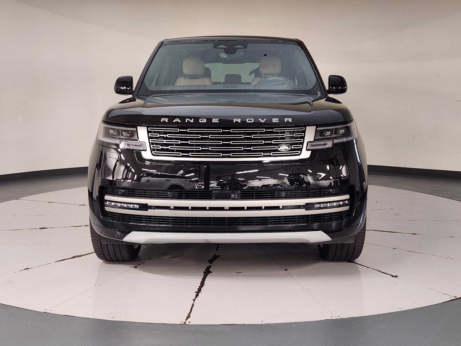 New 2026 Land Rover Range Rover Long Wheelbase SE AWD/4WD image 9