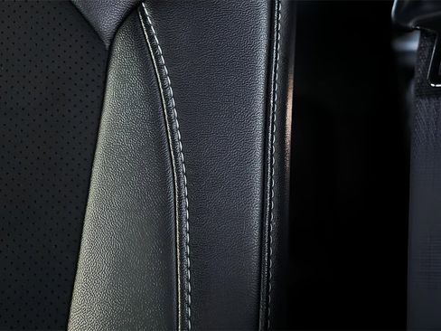 Used 2024 Jeep Grand Cherokee L Laredo image 54