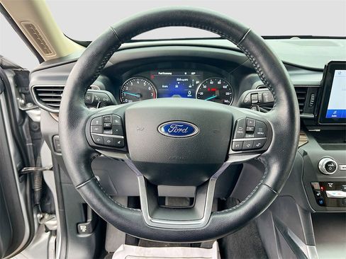 Used 2020 Ford Explorer Limited image 11