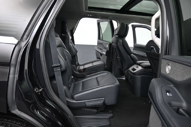 Certified 2025 Lincoln Navigator Reserve AWD/4WD image 25