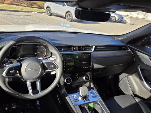 Used 2023 Jaguar F-PACE S image 9