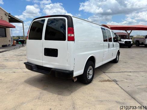 Used 2016 Chevrolet Express 3500 Extended RWD image 7