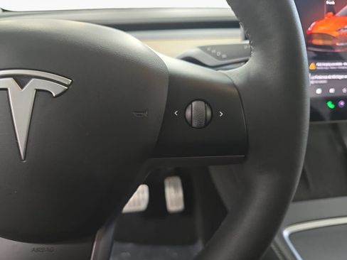 Used 2024 Tesla Model Y Performance AWD/4WD image 18