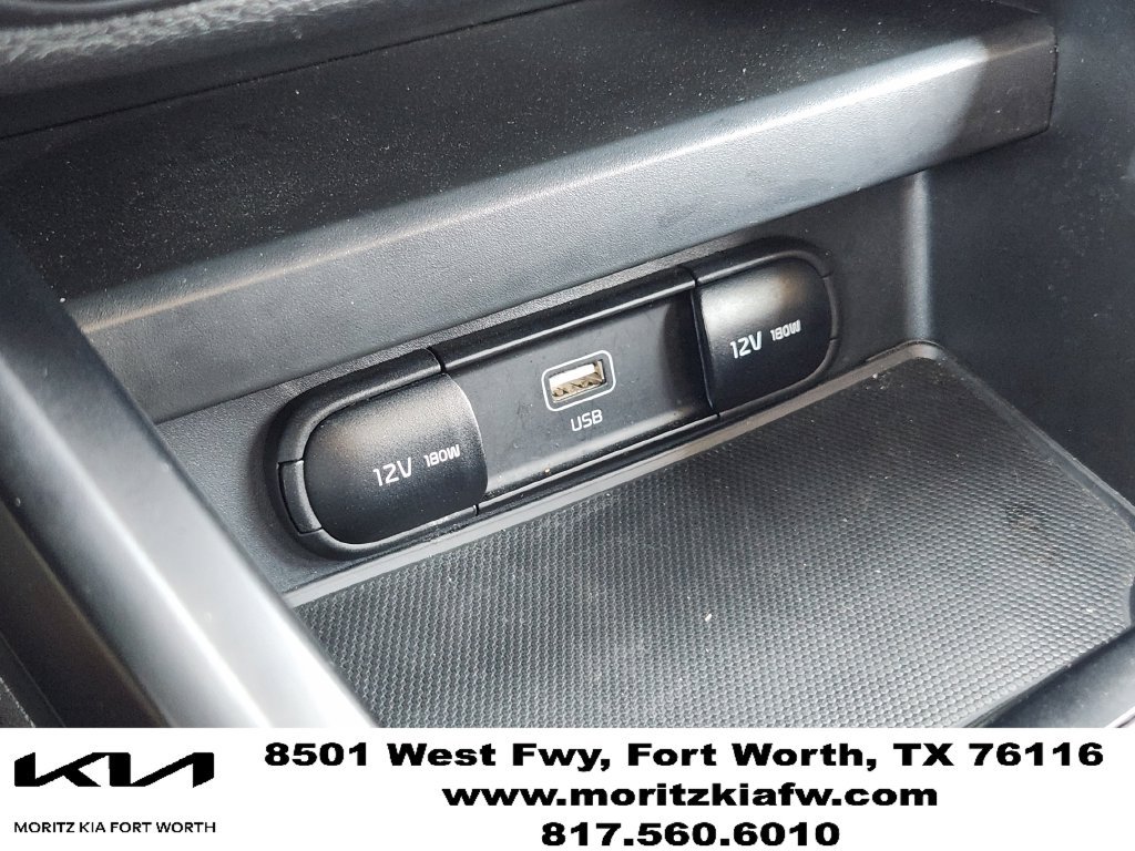 Used 2025 Kia Soul LX w/ LX Technology Package FWD image 23