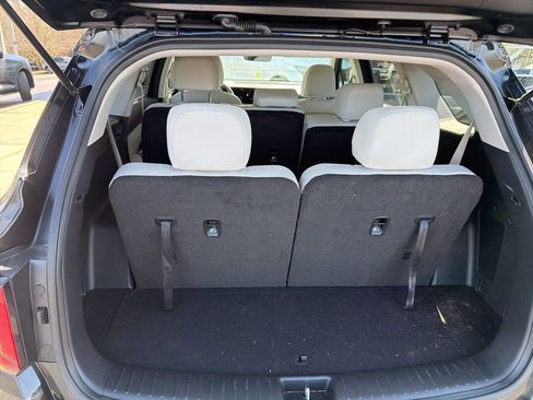 Certified 2025 Kia Sorento S w/ Panoramic Sunroof Package image 8