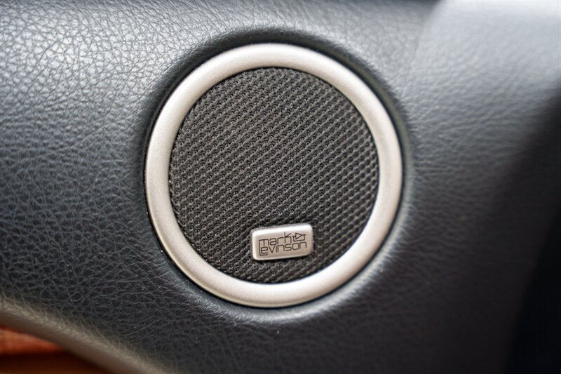 Used 2005 Lexus SC 430 Convertible RWD image 18
