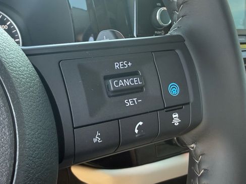 New 2025 Nissan Pathfinder SV image 16