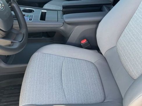 Used 2024 Toyota Sienna LE w/ LE Plus Package image 13