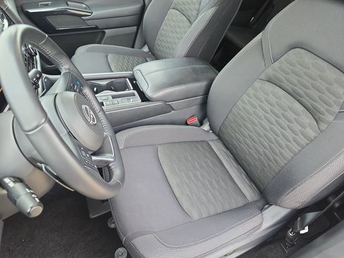 Used 2025 Nissan Pathfinder SV FWD image 16