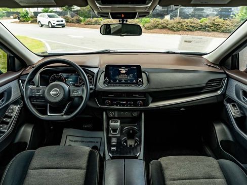 Used 2023 Nissan Rogue SV FWD image 21