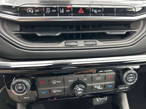 New 2026 Jeep Compass Limited image 14