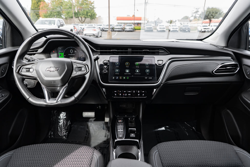 Used 2023 Chevrolet Bolt EUV LT w/ Comfort Package FWD image 9